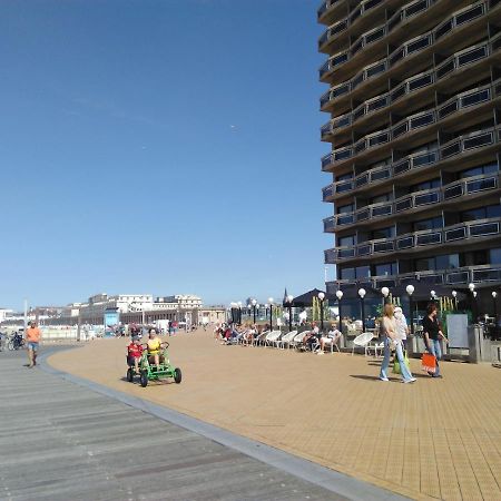 Residentie Aldis Met Zeezicht Leilighet Oostende Eksteriør bilde