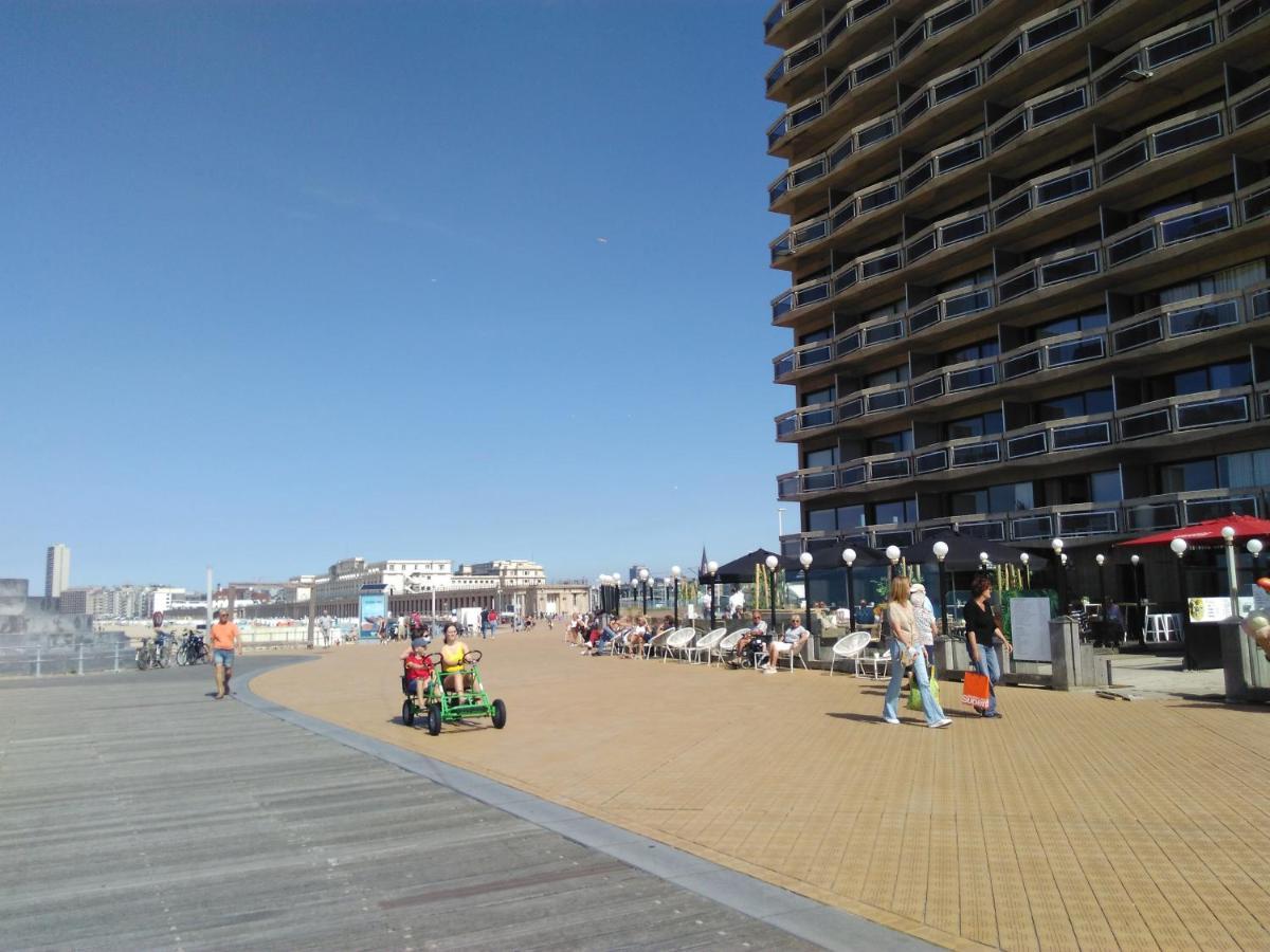 Residentie Aldis Met Zeezicht Leilighet Oostende Eksteriør bilde