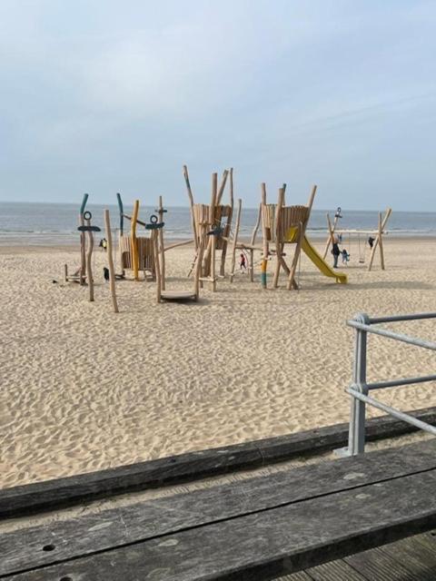 Residentie Aldis Met Zeezicht Leilighet Oostende Eksteriør bilde